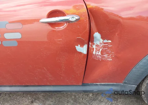 2011 Mini Cooper z USA, uszkodzony, nr VIN WMWSU3C54BTX96143